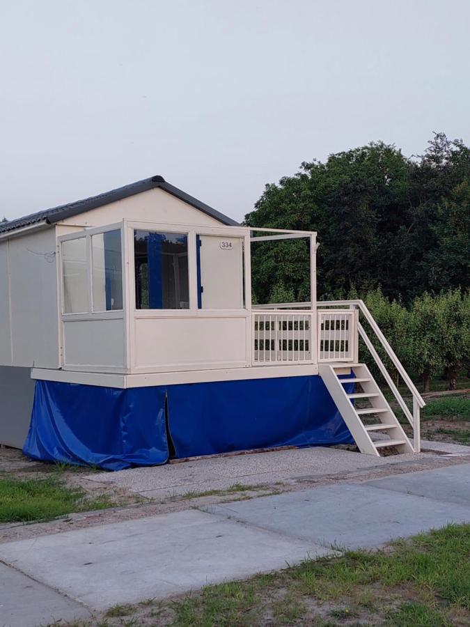 Voormalig Strandhuisje In Boomgaard In Hengstdijk Villa Exteriör bild